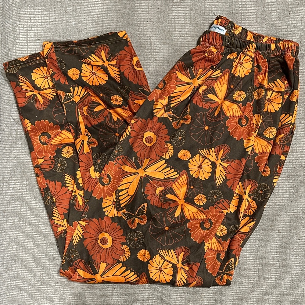 Earthbound Size Large Floral Butterfly Print Jogger Pants in Orange and Brown